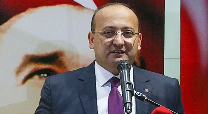 Yalçın Akdoğan&#039;dan anlamlı mesaj