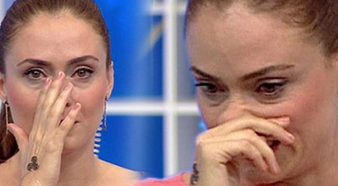 Ceyda Düvenci ölüm haberini Instagram&#039;dan duyurdu