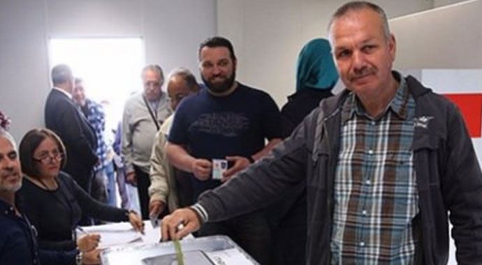 Almanya'daki gurbetçiler sandıklara akın etti Almanya'daki gurbetçiler sandıklara akın etti