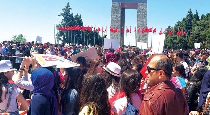 120 otobüs 10 bin öğrenciyle Çanakkale çıkarması 120 otobüs 10 bin öğrenciyle Çanakkale çıkarması