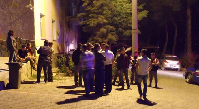Denizli'de tehlikeli gerginlik! 5 kişi yaralandı Denizli'de tehlikeli gerginlik! 5 kişi yaralandı