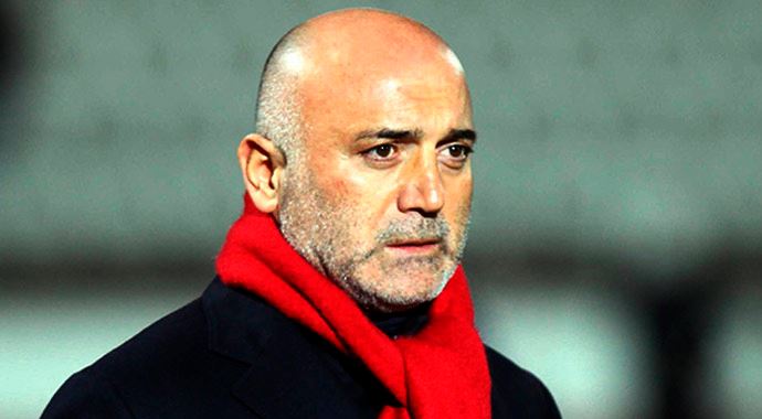 Hikmet Karaman, iki futbolcusuyla görüştü Hikmet Karaman, iki futbolcusuyla görüştü