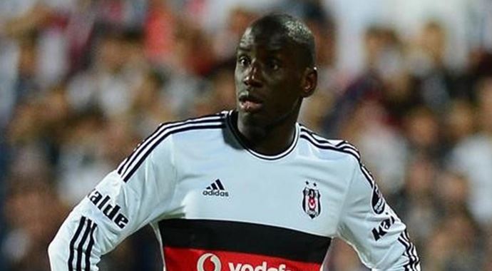 Demba Ba, Nouma'yı yakaladı Demba Ba, Nouma'yı yakaladı