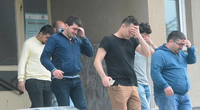Çorlu'da bahis oynatan iş yerlerine baskın, gözaltılar var Çorlu'da bahis oynatan iş yerlerine baskın, gözaltılar var