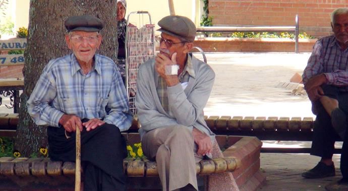 Nüfus müdürlüğü yandı, doğum tarihleri silindi Nüfus müdürlüğü yandı, doğum tarihleri silindi