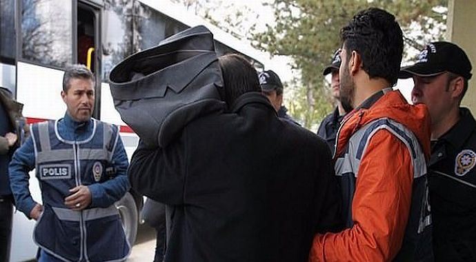 ''Paralel Yapı'' operasyonlarında 6 kişi tutuklandı ''Paralel Yapı'' operasyonlarında 6 kişi tutuklandı