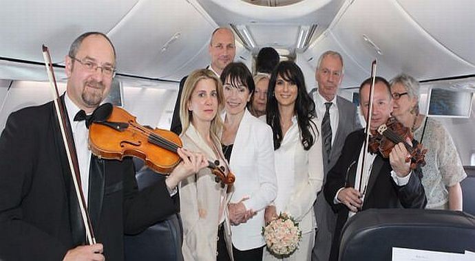 THY'den 30 bin feette düğün töreni THY'den 30 bin feette düğün töreni