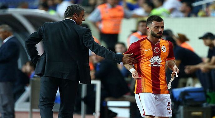 Galatasaray'da Emre Çolak kadroya alınmadı! Galatasaray'da Emre Çolak kadroya alınmadı!