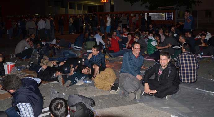 Otomotiv devlerinde üretim durdu! Otomotiv devlerinde üretim durdu!