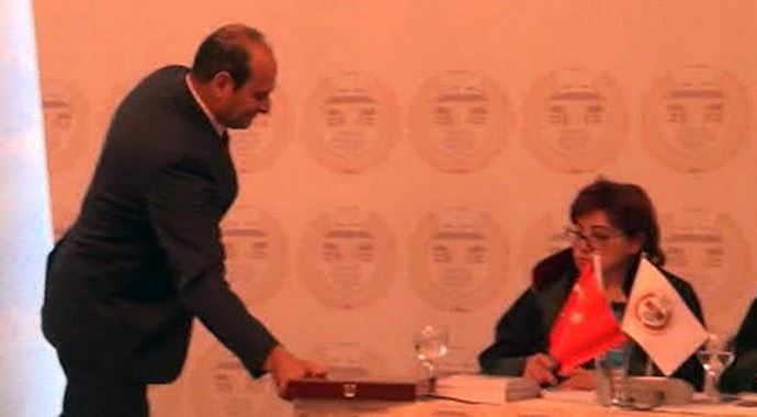 Feyzioğlu'na meslektaşından soğuk duş: Bırak siyaseti de biraz avukatlarla ilgilen! Feyzioğlu'na meslektaşından soğuk duş: Bırak siyaseti de biraz avukatlarla ilgilen!