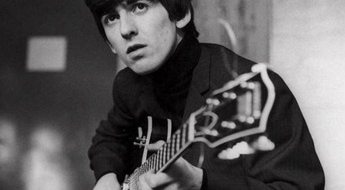 Beatles'ın gitarı 485 bin dolara satıldı Beatles'ın gitarı 485 bin dolara satıldı