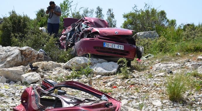 Akseki'de trafik kazası: 1 ölü, 2 yaralı Akseki'de trafik kazası: 1 ölü, 2 yaralı