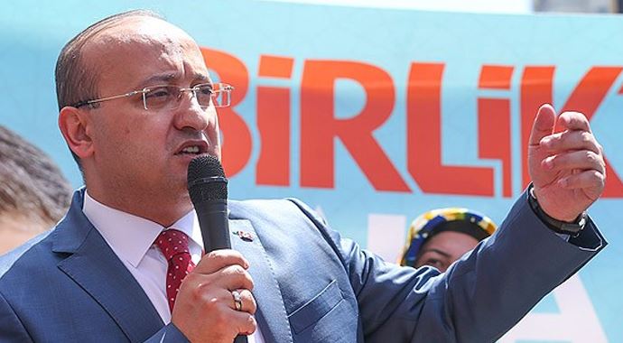 AK Parti'den çok sert mursi tepkisi, 'Alçaklık' AK Parti'den çok sert mursi tepkisi, 'Alçaklık'