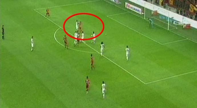 Galatasaray&#039;ı çıldırtan karar!