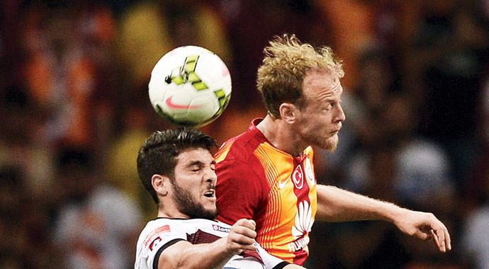 Ferhat'ın yediği, Stancu'nun kaçırdığı gol sosyal medyayı salladı Ferhat'ın yediği, Stancu'nun kaçırdığı gol sosyal medyayı salladı