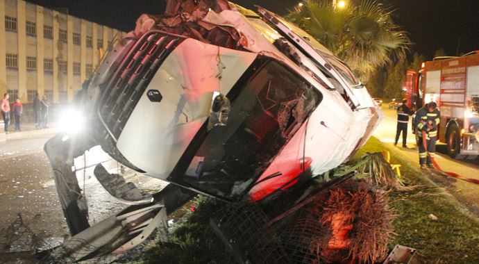 Samsun'da feci kaza: 24 yaralı Samsun'da feci kaza: 24 yaralı