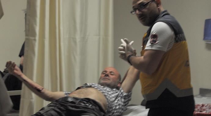 İnegöl'de kanlı gece, 3 yaralı var İnegöl'de kanlı gece, 3 yaralı var