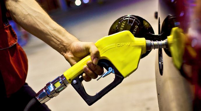 Bakan Taner Yıldız&#039;dan petrol açıklaması