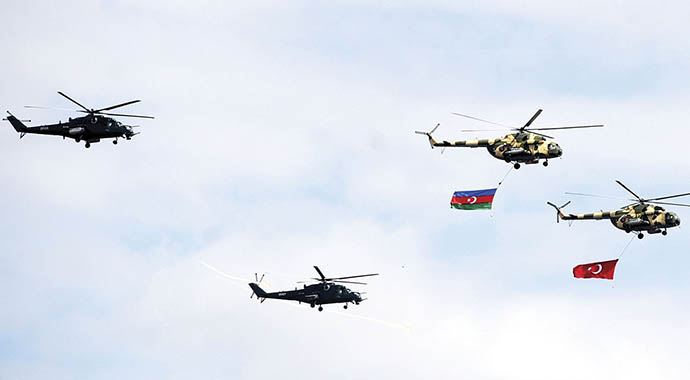 Türk ordularından Ermenistan&#039;a gözdağı 