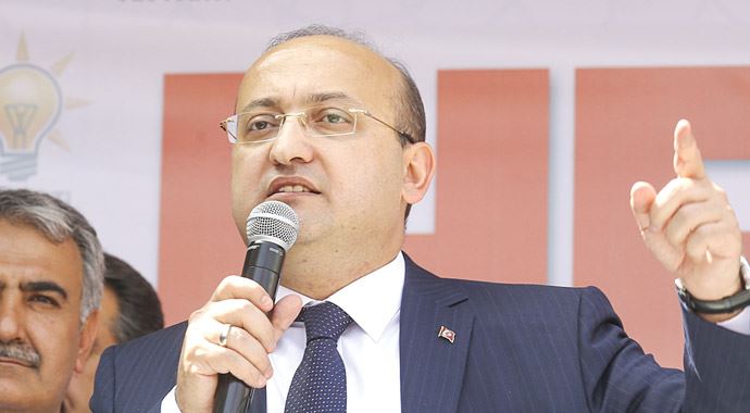 Yalçın Akdoğan: Demirtaş'ın 2 ayda makyajları döküldü Yalçın Akdoğan: Demirtaş'ın 2 ayda makyajları döküldü