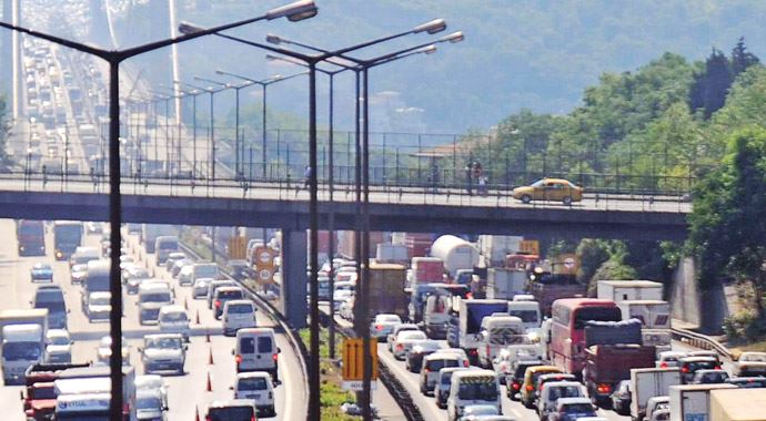 Trafik sıkışıklığının maliyeti 6 milyar lira Trafik sıkışıklığının maliyeti 6 milyar lira