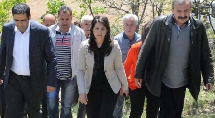 HDP heyeti Kandil'e gitti! HDP heyeti Kandil'e gitti!