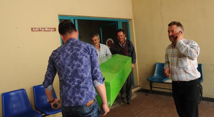 Gazdan zehirlenen maden işçilerinin cenazeleri alındı Gazdan zehirlenen maden işçilerinin cenazeleri alındı
