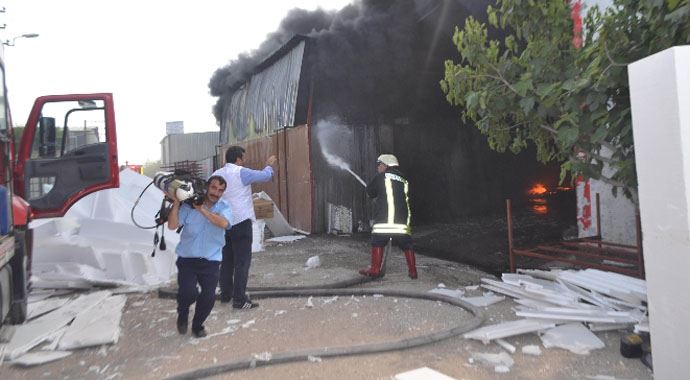 Osmaniye'de bir fabrika kül oldu Osmaniye'de bir fabrika kül oldu