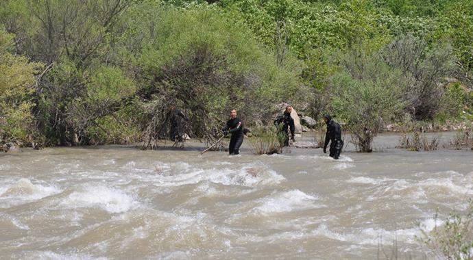 Araba çaya uçtu, 3 yaşındaki Rümeysa 67 gündür kayıp