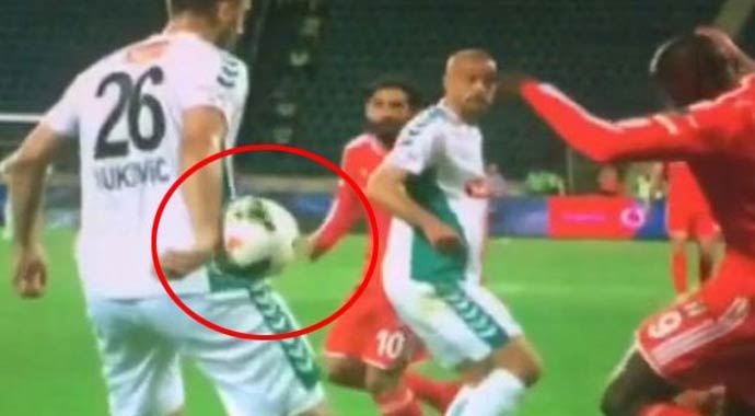 Beşiktaşlıları çıldırtan pozisyonlar! Beşiktaşlıları çıldırtan pozisyonlar!