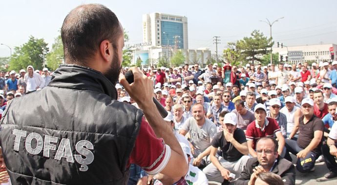 İşçiler, aralarına girmeye çalışan provokatörleri yakıştırmadı!