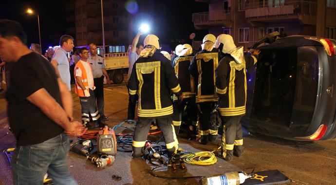 Denizli'de feci kaza: 1 ölü, 4 yaralı Denizli'de feci kaza: 1 ölü, 4 yaralı