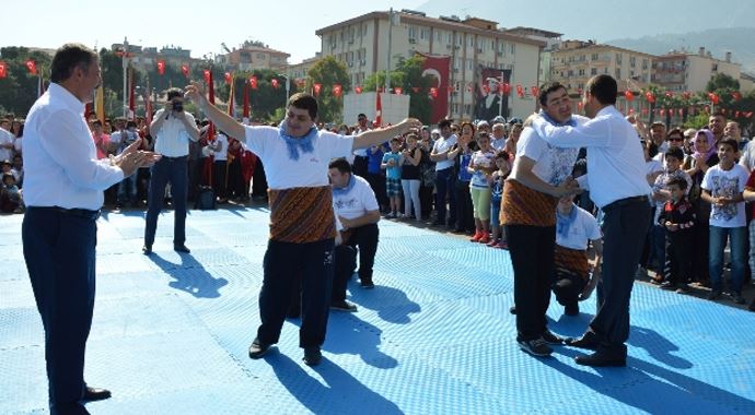  AK Partili ve CHP'li vekil karşılıklı kolbastı oynadı