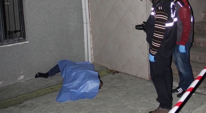 5. kattan düşen adam hayatını kaybetti 5. kattan düşen adam hayatını kaybetti