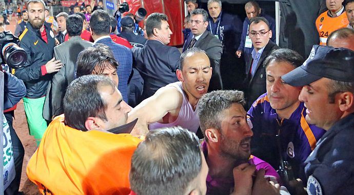 Sivas'ta maç sonu olay! Sivas'ta maç sonu olay!