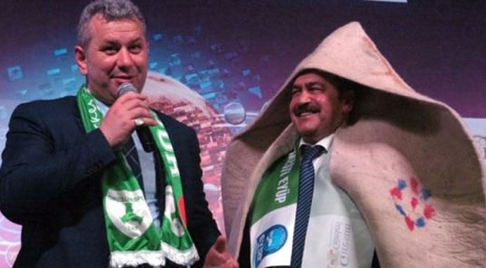 Bakan, önce çoban oldu, sonra kemençeci Bakan, önce çoban oldu, sonra kemençeci