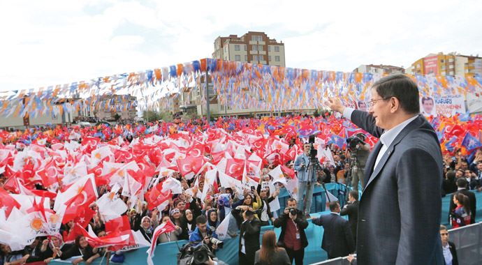 Başbakan, Kılıçdaroğlu&#039;na yüklendi: Maaşını koruyamayan ülkeye de haciz getirir
