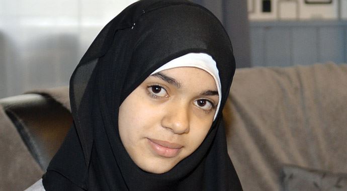 Derse alınmayan Fransız: Dertleri etek değil İslamiyet Derse alınmayan Fransız: Dertleri etek değil İslamiyet