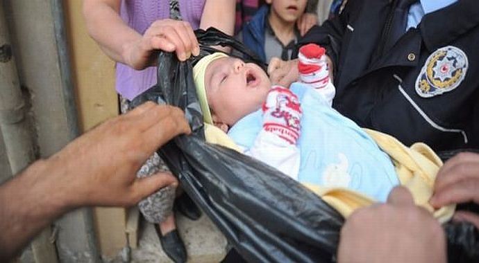 3 aylık bebek çöp poşedinde bulundu