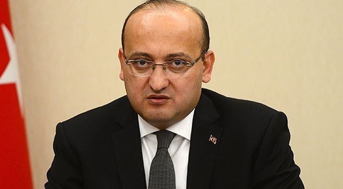 Hürriyet'e bir tepki de Yalçın Akdoğan'dan... Hürriyet'e bir tepki de Yalçın Akdoğan'dan...