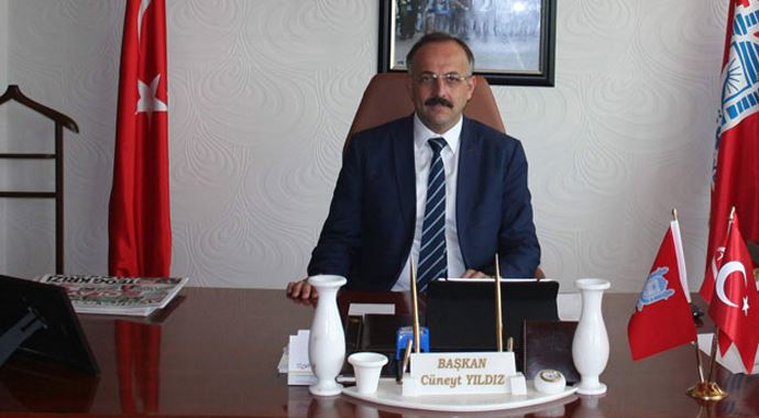 Bursa'da AK Partili belediye başkanına silahlı saldırı Bursa'da AK Partili belediye başkanına silahlı saldırı