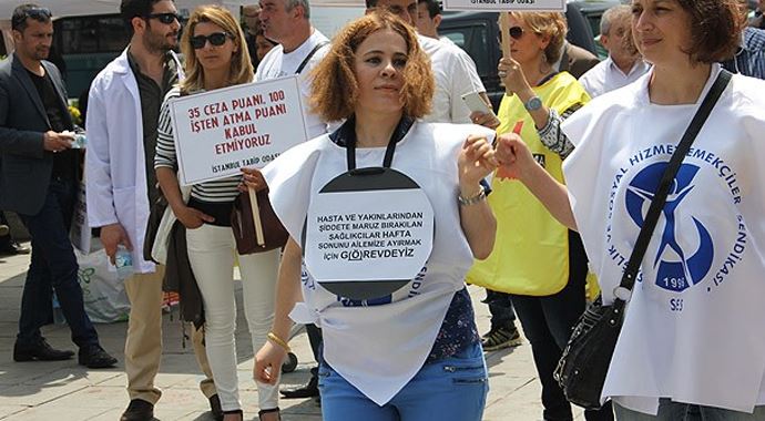İstanbul&#039;da aile hekimleri iş bırakma eylemi başlattı
