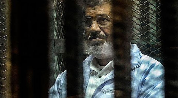 Mursi&#039;nin duruşması ertelendi