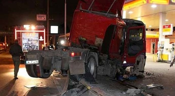 İstanbul&#039;da faciadan dönüldü: 3 metre kala durdu!