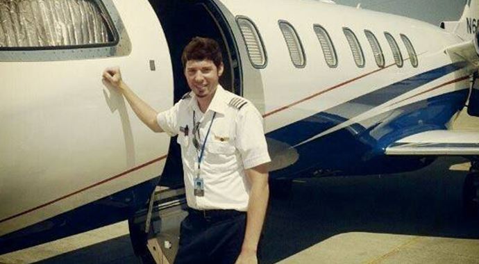 Genç pilot uçak çaldı Genç pilot uçak çaldı