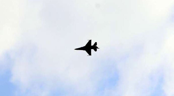 Suriye Türk F-16'larını görünce kaçtı Suriye Türk F-16'larını görünce kaçtı