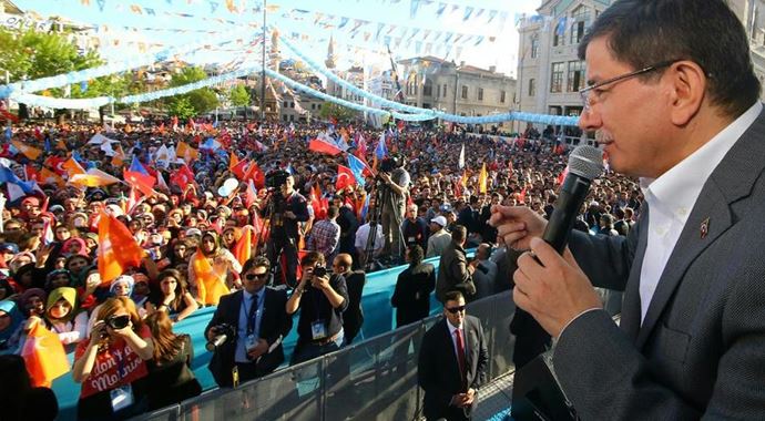 Davutoğlu o saldırganın kimliğini açıkladı