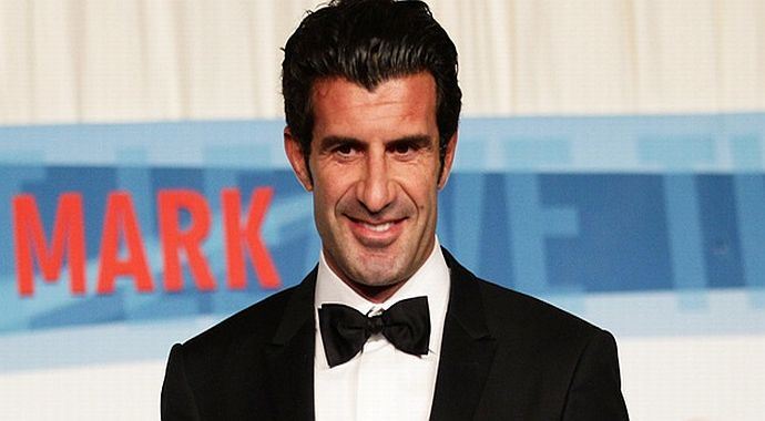 Figo, FIFA başkan adaylığından çekildi Figo, FIFA başkan adaylığından çekildi