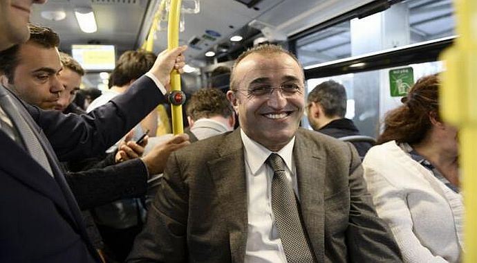 Metrobüste onu görenler şaştı kaldı! Metrobüste onu görenler şaştı kaldı!
