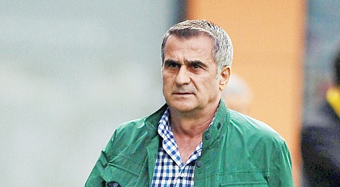 Beşiktaş yönetimi takımı tecrübeli hocaya emanet etmeye hazırlanıyor Beşiktaş yönetimi takımı tecrübeli hocaya emanet etmeye hazırlanıyor